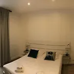 Elegant Dans Le Quartier Concorde A * Париж