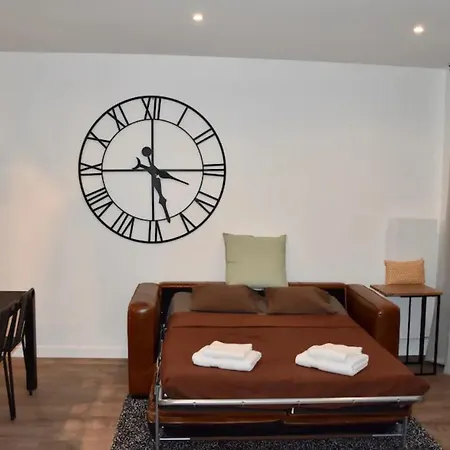 Elegant Dans Le Quartier Concorde A Апартаменты Париж
