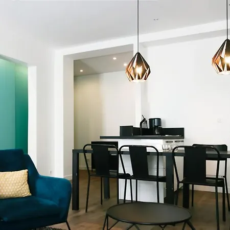 Elegant Dans Le Quartier Concorde A Апартаменты *