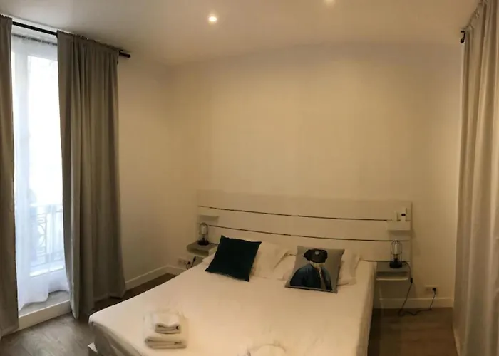 Elegant Dans Le Quartier Concorde A * Paryż