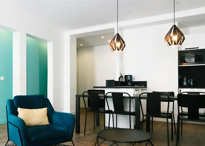 Elegant Dans Le Quartier Concorde A Apartament *