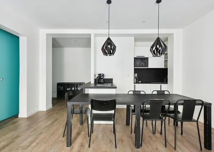 Elegant Dans Le Quartier Concorde A Apartament