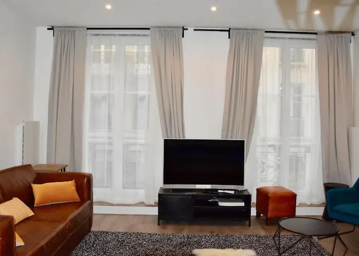 Appartement Elegant Dans Le Quartier Concorde A *